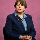 Nace en 1962 Delfina Gómez, primera mujer en ocupar el cargo de Gobernadora del Estado de México. Nace en 1962 Delfina Gómez, primera mujer en ocupar el cargo de Gobernadora del Estado de México.