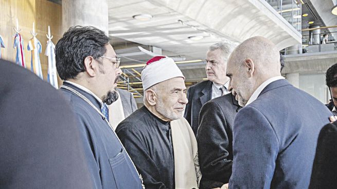 Encuentro. Horacio R. Larreta, ayer con  50 líderes de comunidades de fe e instituciones en la 5a edición del tradicional almuerzo interreligioso que se realizó en la jefatura de Gobierno porteña.
