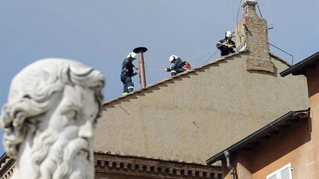 La elección del futuro Papa de los católicos es un evento de importancia para mas allá de los casi 1.500 millones de católicos que existen en el mundo. Mientras los intereses de todo tipo tratan de terciar en ello, los más audaces lo ven como una manera más de ganar dinero.