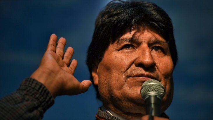 Evo Morales debió abandonar su cargo tras el levantamiento acompañado por Añez. 