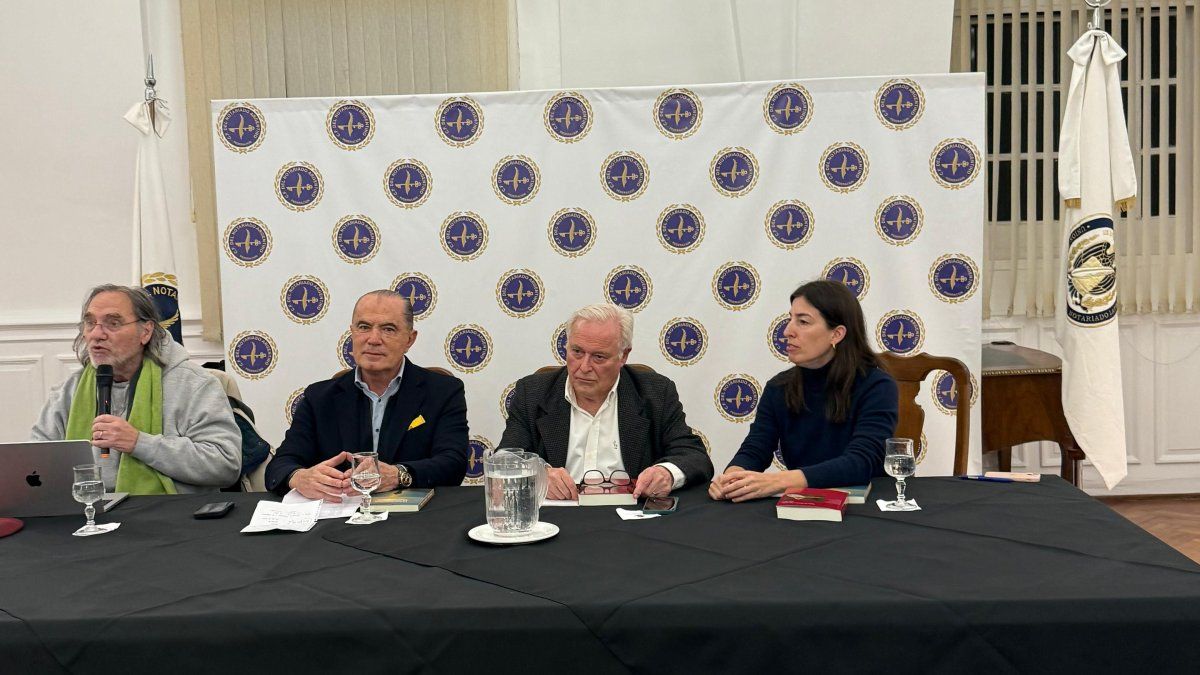 Eduardo Favier Dubois presented his first book: “La Providencia”, a selection of stories and reflections