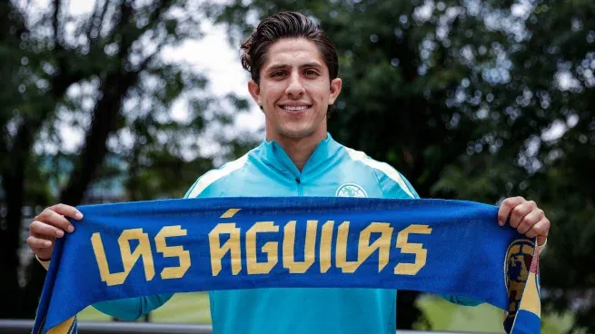 El mediocampista de contención Alan Cervantes, proveniente del Santos Laguna, fue presentado en forma oficial como nuevo refuerzo del América.