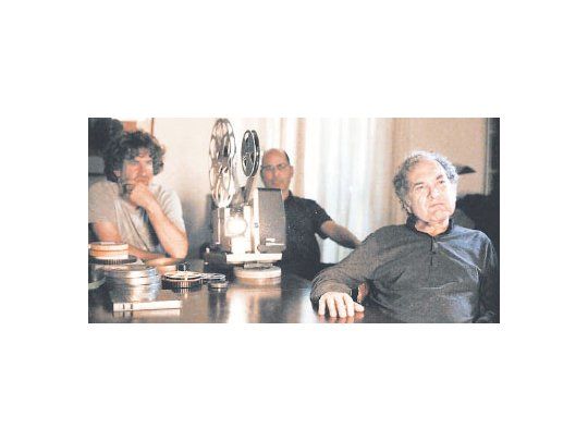 Andrés Di Tella filmó al escritor Ricardo Piglia durante la relectura y edición del diario que lleva desde 1957.
