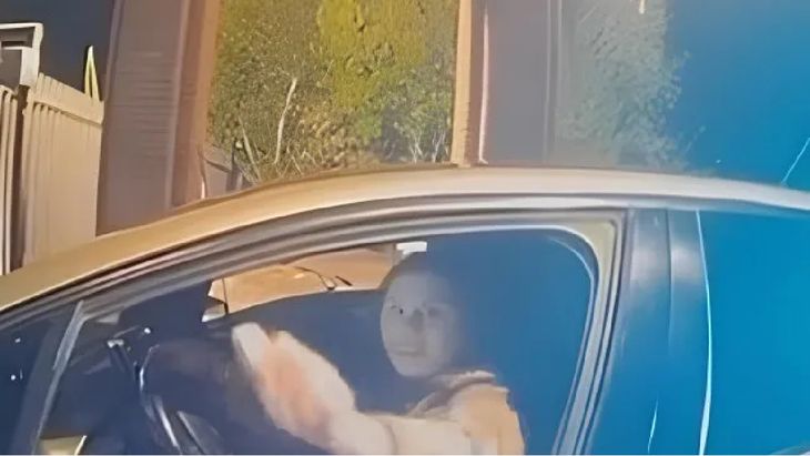 Las imágenes de Jessica Clavijo cuando ingresaba al barrio privado. Las imágenes de Jessica Clavijo cuando ingresaba al barrio privado.