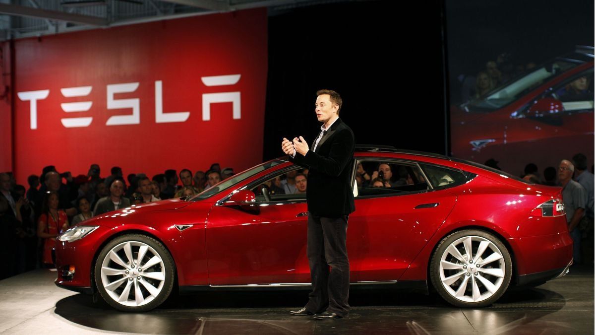 Tesla cayó casi 10% después de que Elon Musk dijera que quiere despedir 10 mil empleados