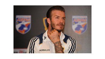 Beckham iba a ganar 800 mil euros al mes, el jugador mejor pago en la historia de Francia.