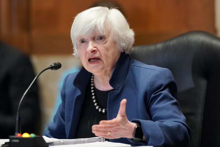 Yellen defended the Biden administration's economic policies. He highlighted that although inflation increased temporarily, economic growth and reduced unemployment were key achievements. Yellen defended the Biden administration's economic policies. He highlighted that although inflation increased temporarily, economic growth and reduced unemployment were key achievements.