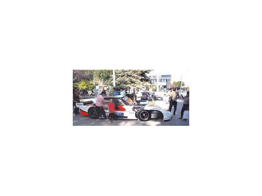 El TC despertó una gran expectativa en Trelew, donde la gente ya comenzó a palpitar la carrera del domingo.