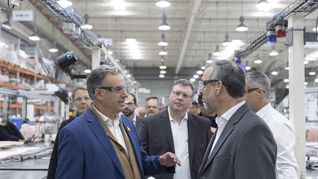 Yamandú Orsi visitó Joyson Safety Systems, la empresa multinacional autopartista. Yamandú Orsi visitó Joyson Safety Systems, la empresa multinacional autopartista.