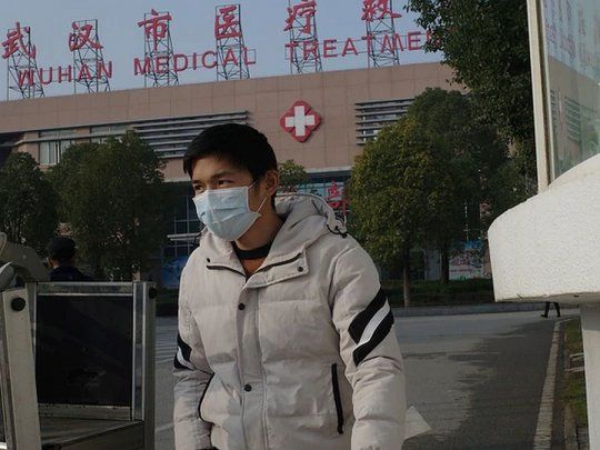 En Wuhan propusieron 14 d&iacute;as m&aacute;s de aislamiento para pacientes recuperados de coronavirus.