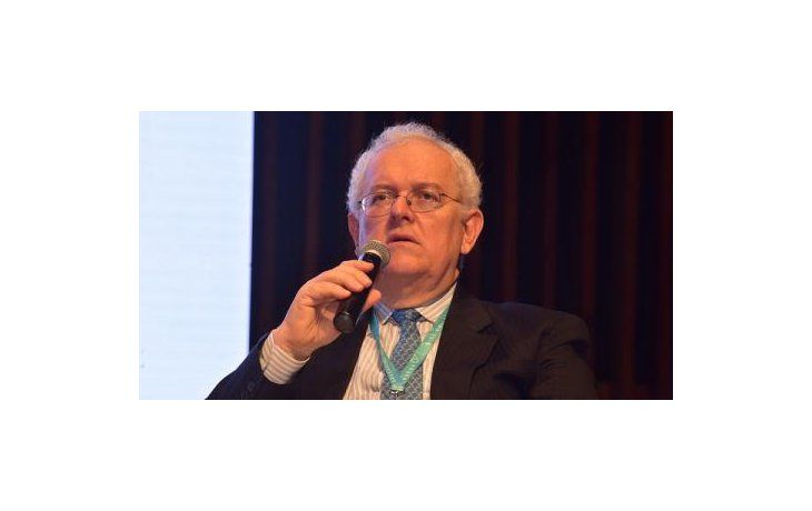 ámbito.com | La redolarización en Argentina es peligrosa, advierte el codirector del Banco Central de Colombia