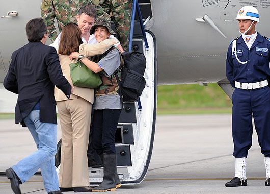 Le agradezco al presidente Uribe que haya tomado el riesgo de hacer el rescate (foto 2)