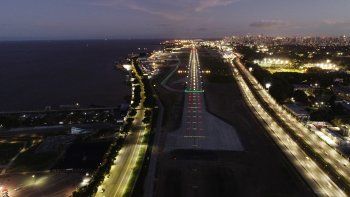 Vista nocturna de la nueva pista.