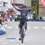 El mexicano que pasó del triatlón al ciclismo y sigue los pasos de Isaac del Toro. Edgar David Cadena dejó en alto el ciclismo nacional al ganar la tercera etapa de la Vuelta a Asturias. El mexicano que pasó del triatlón al ciclismo y sigue los pasos de Isaac del Toro. Edgar David Cadena dejó en alto el ciclismo nacional al ganar la tercera etapa de la Vuelta a Asturias.