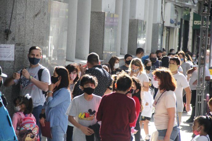 El ciclo lectivo 2021 comenzó a desarrollarse hoy en la Argentina con un esquema de presencialidad cuidada y de manera progresiva por la pandemia de coronavirus﻿