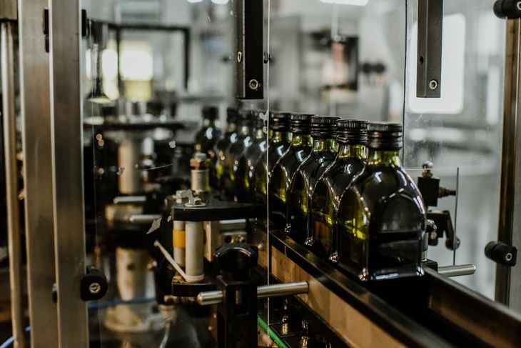 La producción total de aceite de oliva en Argentina está en poco más de 30 mil toneladas anuales. La mayor parte se exporta a Estados Unidos. 