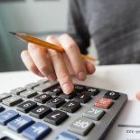 Propietarios e inquilinos hacen cuentas, las expensas no subieron tanto en septiembre, pero representan un costo alto en la mantención del hogar (Foto: Pexels) Propietarios e inquilinos hacen cuentas, las expensas no subieron tanto en septiembre, pero representan un costo alto en la mantención del hogar (Foto: Pexels)
