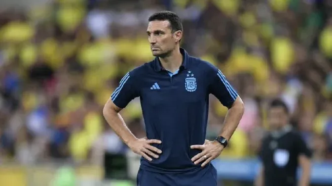 La AFA negó la versión de una deuda con Scaloni y el cuerpo técnico de la Selección.