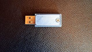Así es Blaustahl Storage Device, el pendrive indestructible.