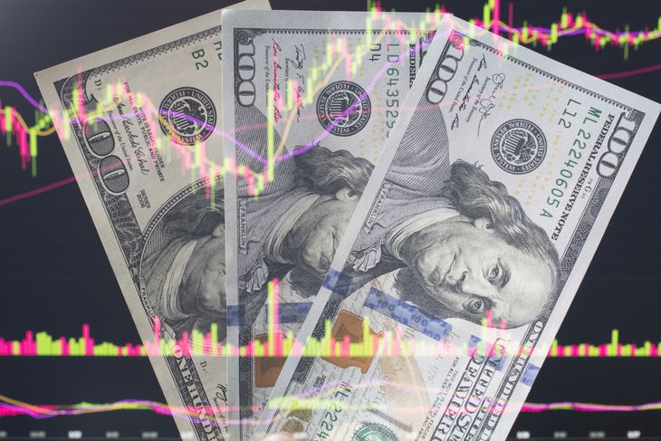 El carry trade es una estrategia rentable cuando se gestiona adecuadamente, pero implica riesgos cambiarios significativos. El carry trade es una estrategia rentable cuando se gestiona adecuadamente, pero implica riesgos cambiarios significativos.