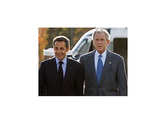 Bush y Sarkozy anunciaron una cumbre financiera mundial contra la crisis