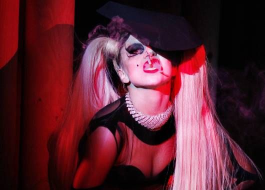 Lady Gaga llevó su excentricidad a París (foto 4)