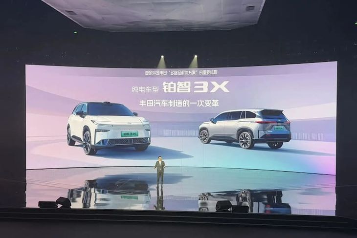 El Toyota bZ3X se ubica dentro del segmento C y ofrece una configuración pensada para el uso urbano y familiar.