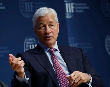 “Los jóvenes se están quedando atrás”, dijo Dimon sobre trabajar desde casa. “Los jóvenes se están quedando atrás”, dijo Dimon sobre trabajar desde casa.