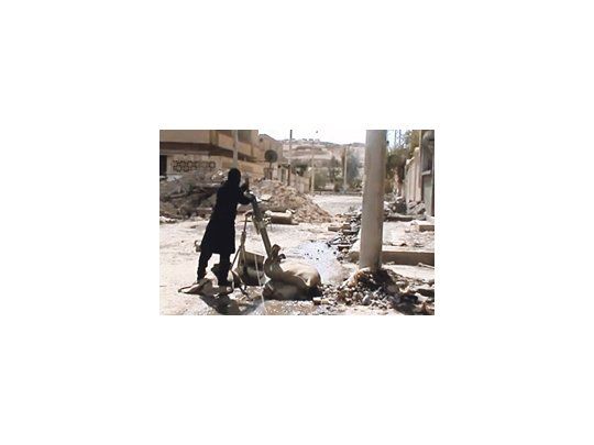Las escenas de destrucción masiva comienzan ahora a hacerse comunes también en la periferia de Damasco. La escalada de la guerra civil siria parece no tener fin a la vista.