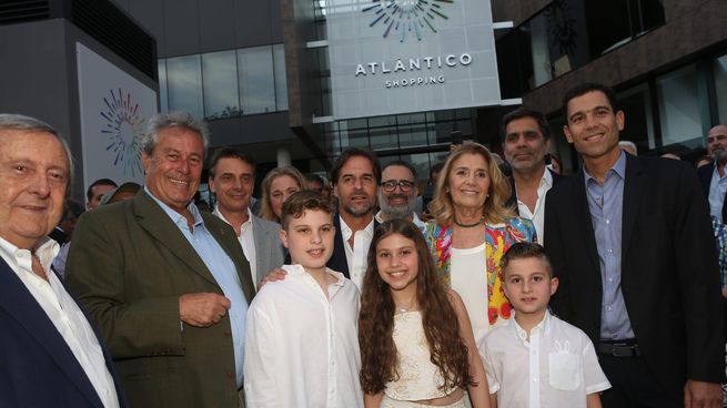 El presidente Luis Lacalle Pou encabezó el acto de inauguración del Atlántico Shopping.