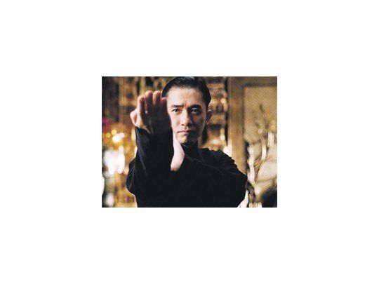 Tony Leung, actor favorito de Wong Kar-wai, vuelve a aparecer  como protagonista en “El arte de la guerra”.