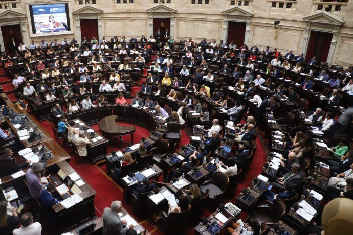 A partir del lunes 29 de abril, la Cámara de Diputados tendrá nuevamente una sesión maratónica para debatir la ley Bases. A partir del lunes 29 de abril, la Cámara de Diputados tendrá nuevamente una sesión maratónica para debatir la ley Bases.