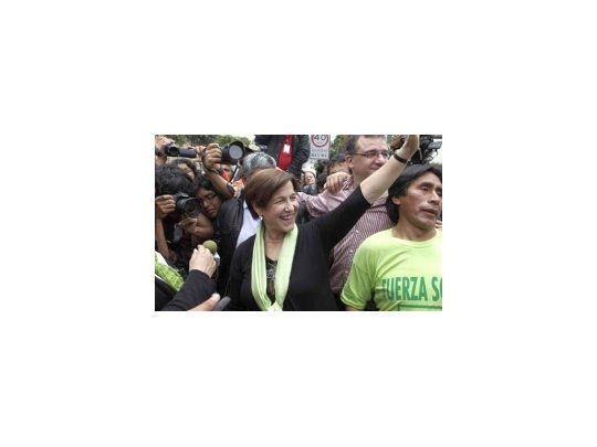 Villarán es una mujer de aspecto jovial que se relaciona muy bien con la juventud, de la que salió la gran base de su apoyo.
