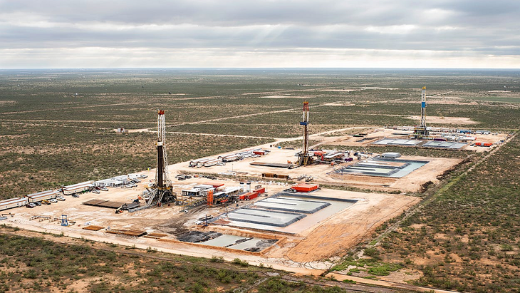 La Cuenca Pérmica es la región productora de petróleo más grande de los Estados Unidos. La Cuenca Pérmica es la región productora de petróleo más grande de los Estados Unidos.