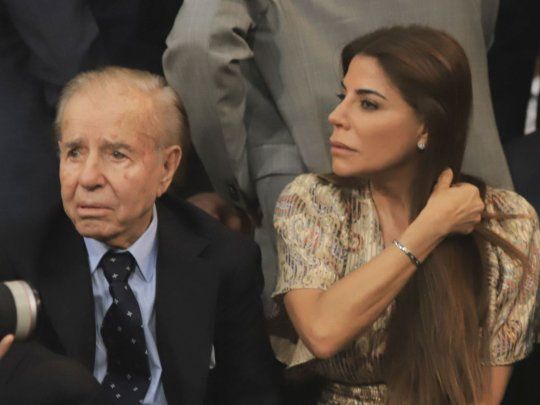 El ex presidente Carlos Menem junto a su hija Zulemita.