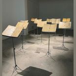 Con instalaciones históricas, archivos visuales y testimonios de Mauricio Wainrot, la exhibición revisita la vida y el legado de uno de los grandes artistas argentinos contemporáneos. Con instalaciones históricas, archivos visuales y testimonios de Mauricio Wainrot, la exhibición revisita la vida y el legado de uno de los grandes artistas argentinos contemporáneos.