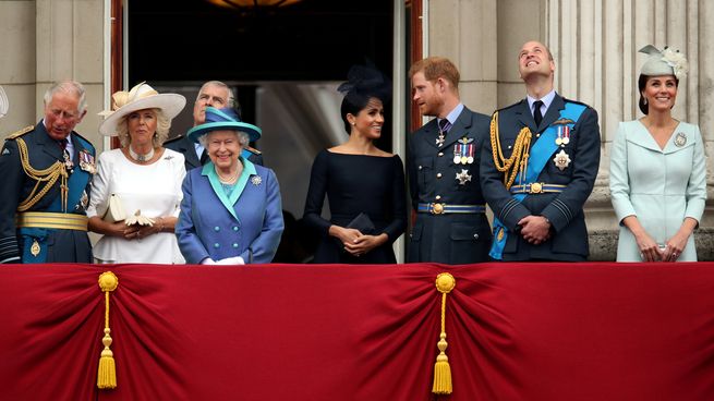 La Reina Isabel y el resto de la familia real británica.