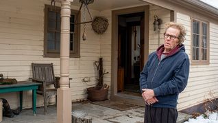 Tom Waits en Padre, primer episodio del exquisito film de Jim Jarmush. Tom Waits en Padre, primer episodio del exquisito film de Jim Jarmush.