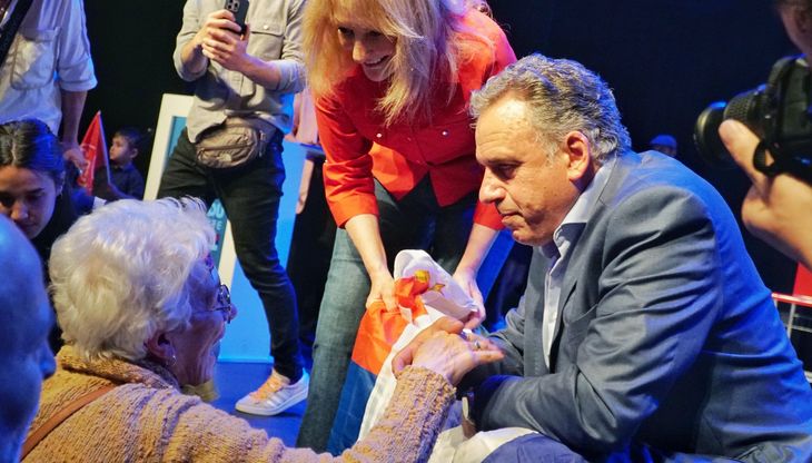 El acto de Yamandú Orsi y Carolina Cosse se caracterizó por la cercanía con la militancia. El acto de Yamandú Orsi y Carolina Cosse se caracterizó por la cercanía con la militancia.