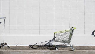 La importante cadena de supermercados que no pudo afrontar su deuda de millones. La importante cadena de supermercados que no pudo afrontar su deuda de millones.