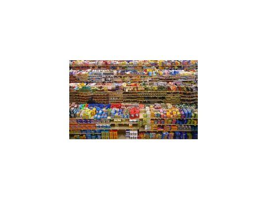 Según FIEL, la canasta de alimentos aumentó 3,2% en marzo