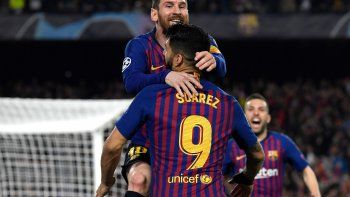 Messi celebra con el uruguayo&nbsp;Luis Su&aacute;rez despu&eacute;s de marcar un gol en la pasada semifinal ante Liverpool, en la que Barcelona quedar&iacute;a eliminado.