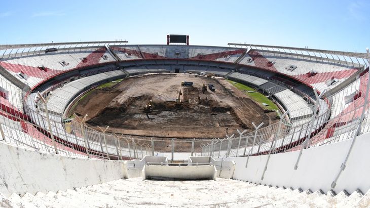 La remodelación del campo de juego del Más Monumental. La remodelación del campo de juego del Más Monumental.