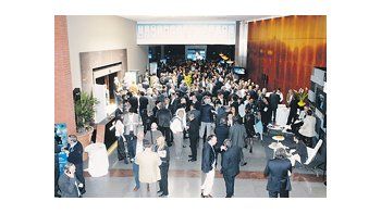 ámbito.com | El vestíbulo del Hotel Sheraton de Mar del Plata colmado de empresarios en el Coloquio de IDEA, después de haber escuchado discursos de economistas como Dante Sica, Mario Blejer y Bernardo Kosacoff.