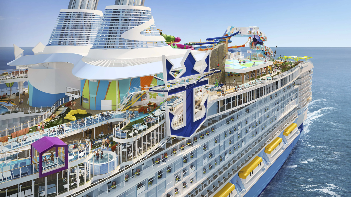 The longest cruise in the world left and aroused strong criticism from environmentalists