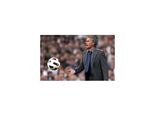El entrenador de Real Madrid, José Mourinho, due suspendido por la UEFA.