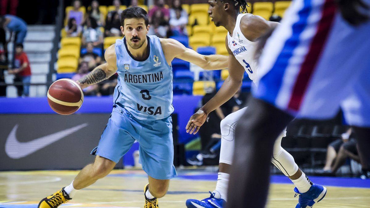 Argentina plays the qualification to the Basketball World Cup against the Dominican Republic