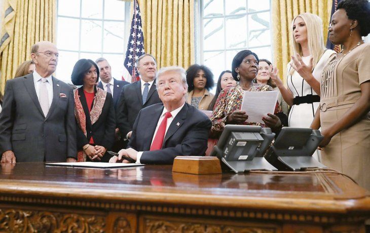 NEGATIVA. El presidente de EE.UU., Donald Trump, se ha manifestado en contra de incrementar las regulaciones de las ventas de armas.