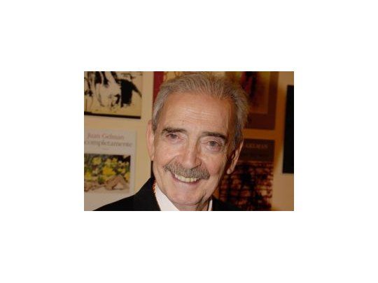 Las cenizas de Juan Gelman descanza en México.