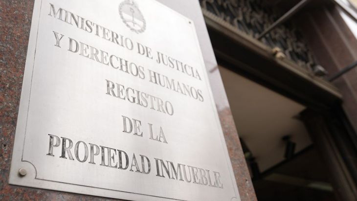 El Registro de la Propiedad Inmueble, otro de los organismos sobre el cual la Ciudad pide el traspaso de competencias a su órbita. El Registro de la Propiedad Inmueble, otro de los organismos sobre el cual la Ciudad pide el traspaso de competencias a su órbita.